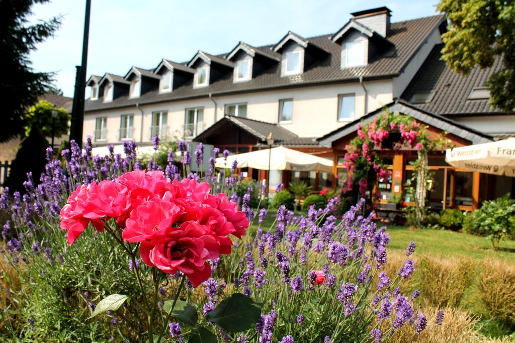 Hotel Und Restaurant Eurohof Duisburgo Exterior foto