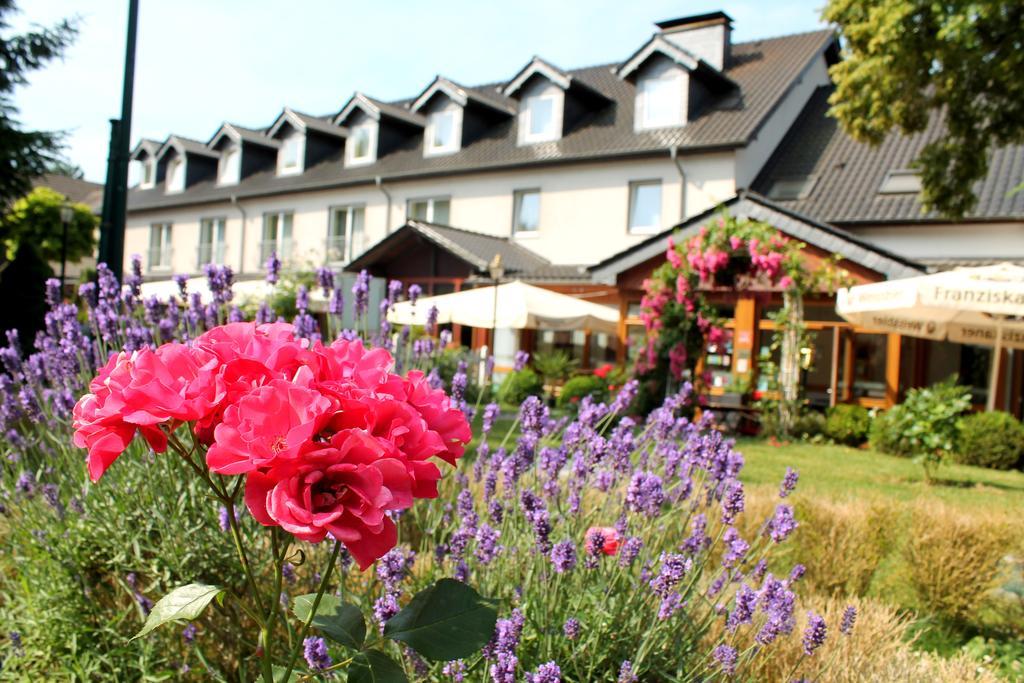 Hotel Und Restaurant Eurohof Duisburgo Exterior foto